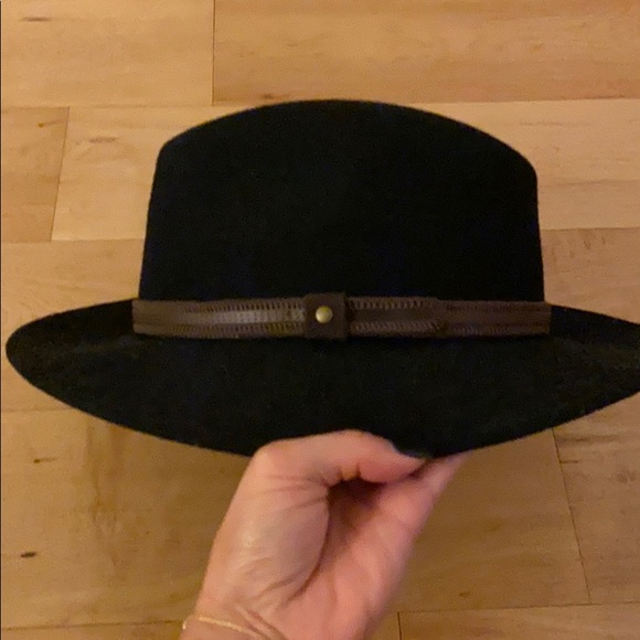 Black wool hat - Picture 2 of 5